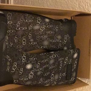 Women’s uggs rain boots